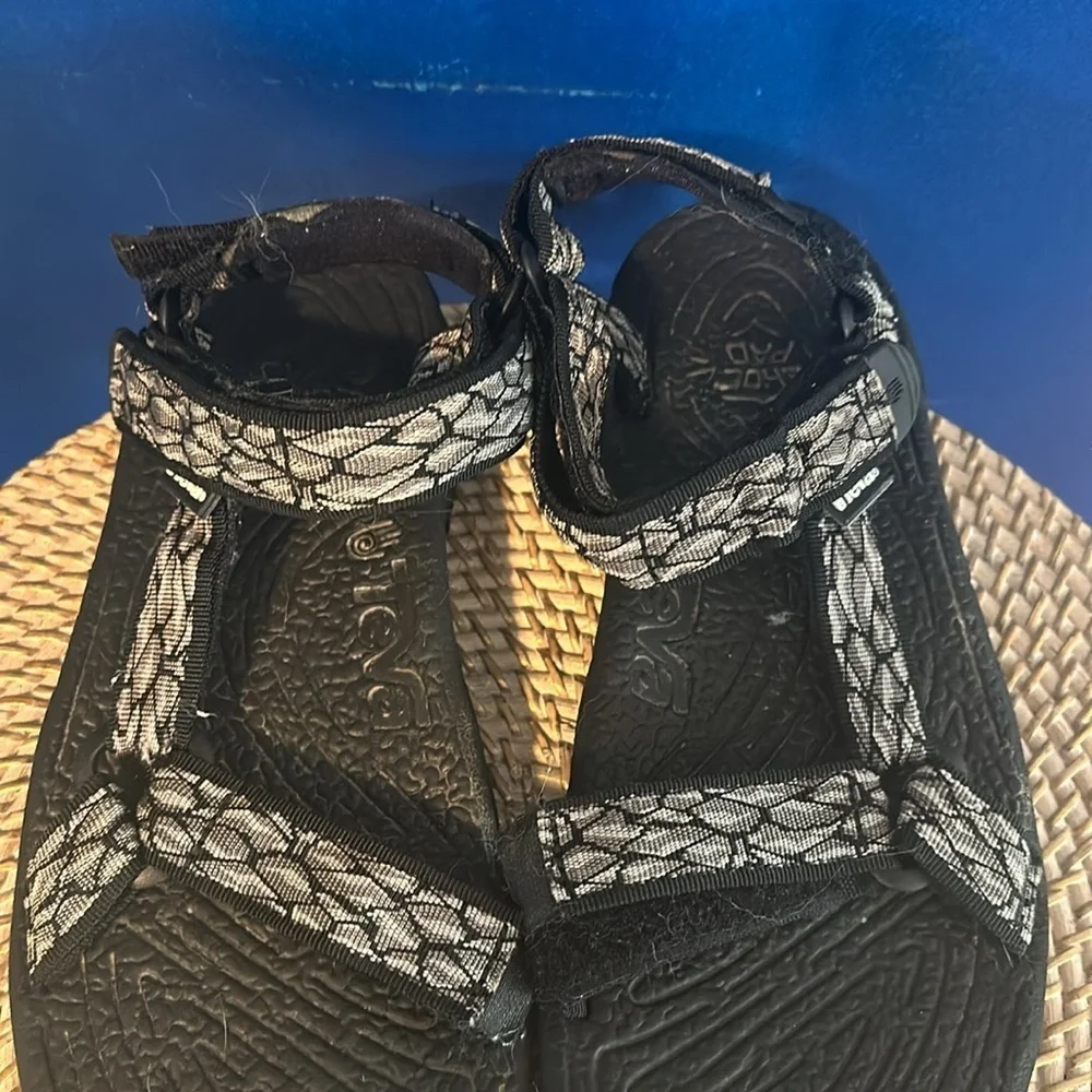 Men’s Teva Terradactyl Black, White & Gray Hiking and Water Sandal Size 10